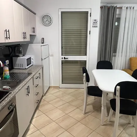 Grint Golem Apartment